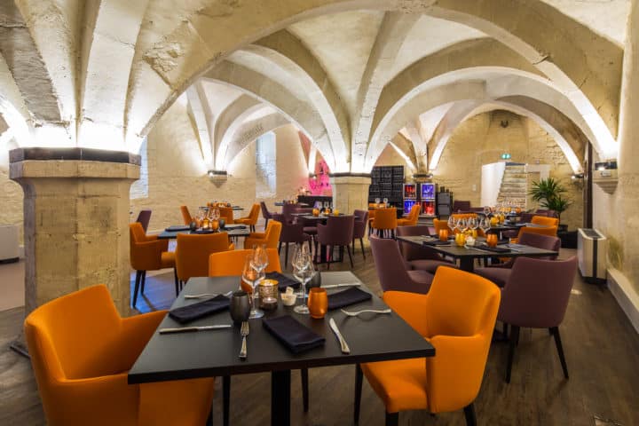 Salle de restaurant le cellier à bar sur aube