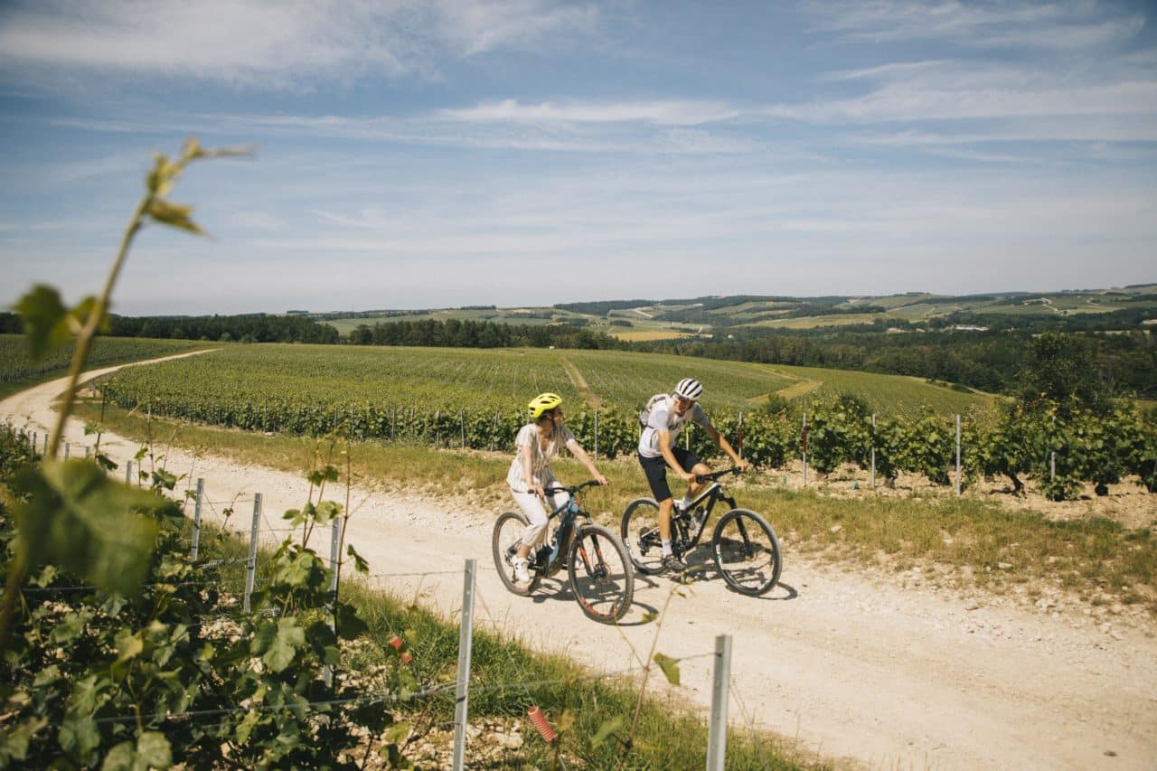 Couple qui fait du vélo ©Clara Ferrand